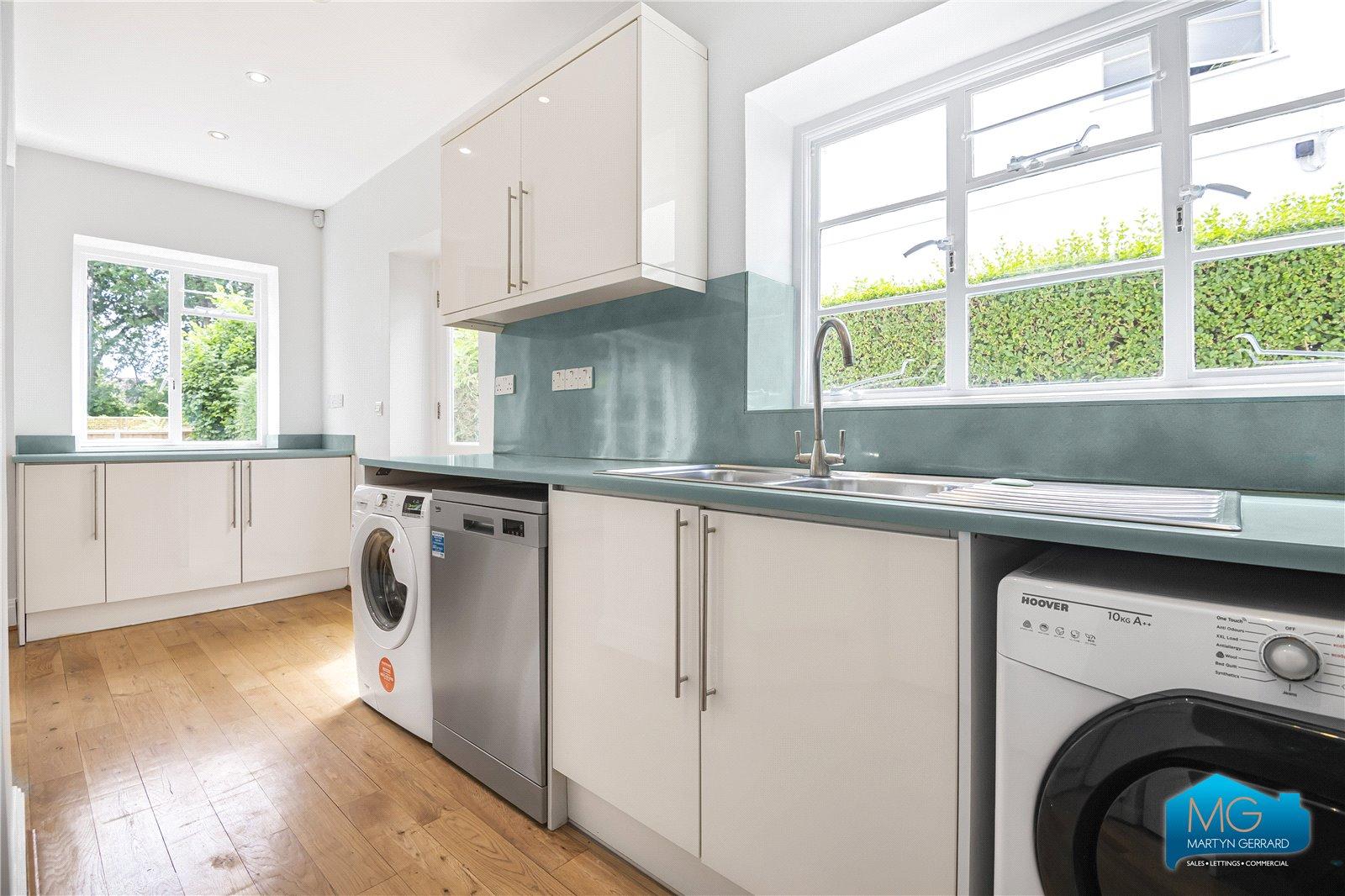 5 bedroom Semi-Detached House to rent - Martyn Gerrard