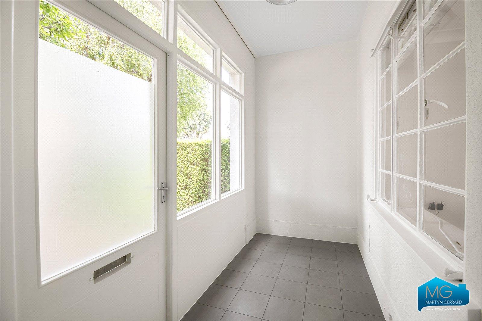 5 bedroom Semi-Detached House to rent - Martyn Gerrard