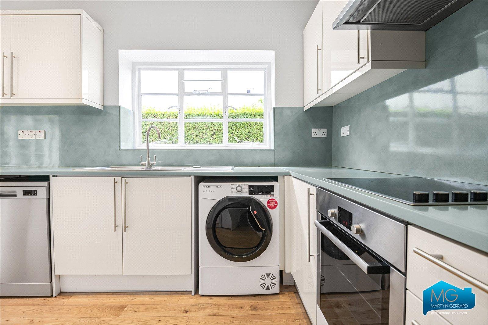 5 bedroom Semi-Detached House to rent - Martyn Gerrard
