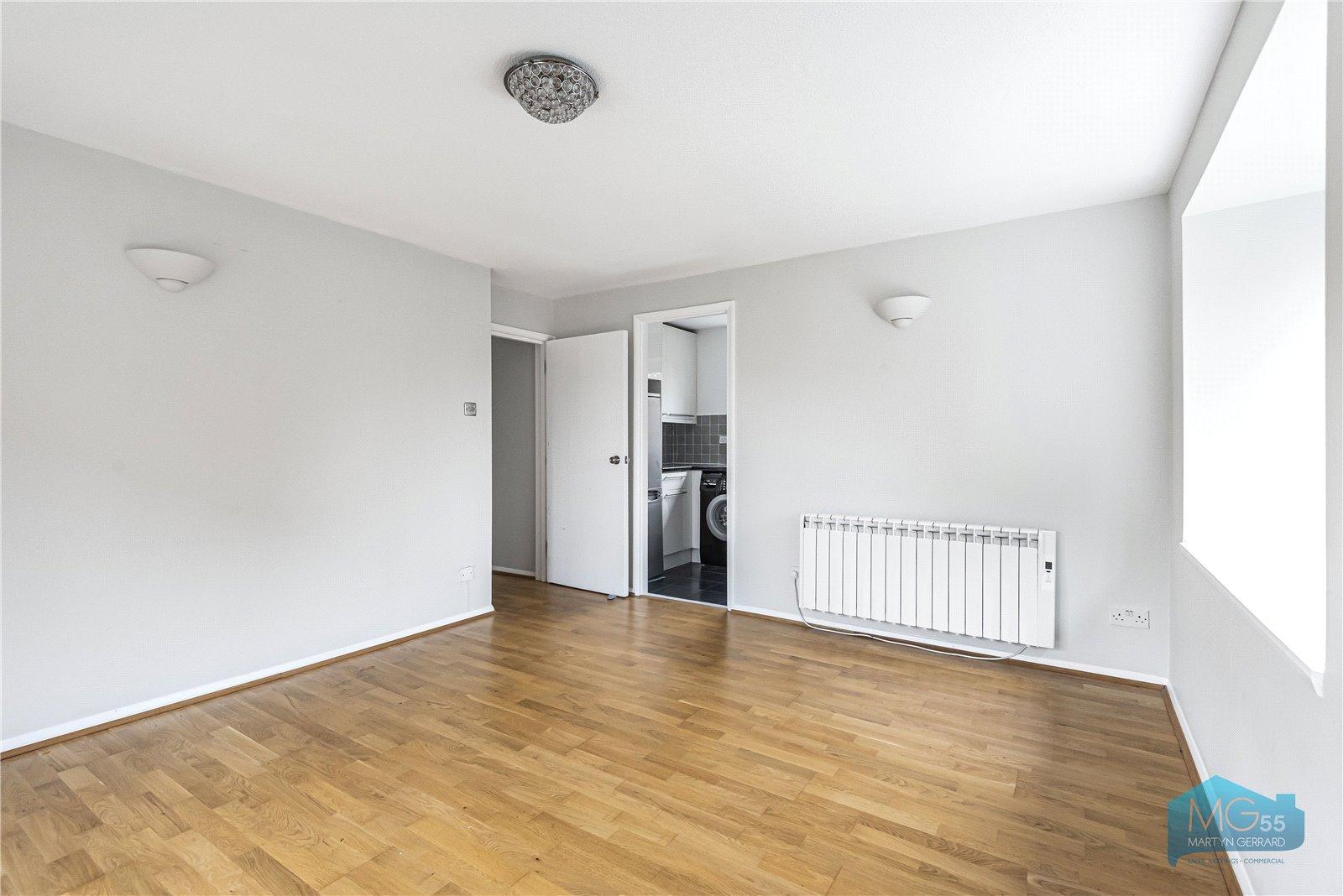2 bedroom Apartment to rent - Martyn Gerrard