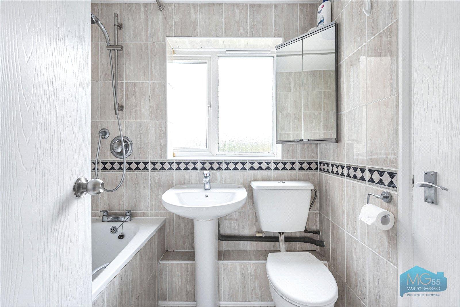 2 bedroom Apartment to rent - Martyn Gerrard