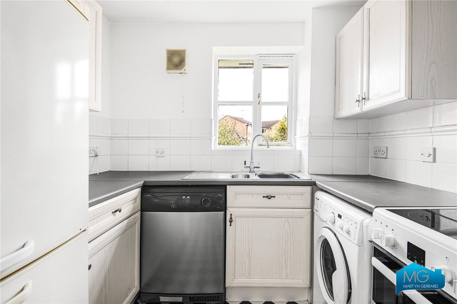 2 bedroom Apartment to rent - Martyn Gerrard