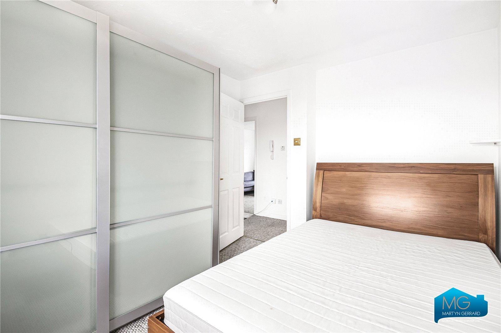 2 bedroom Apartment to rent - Martyn Gerrard