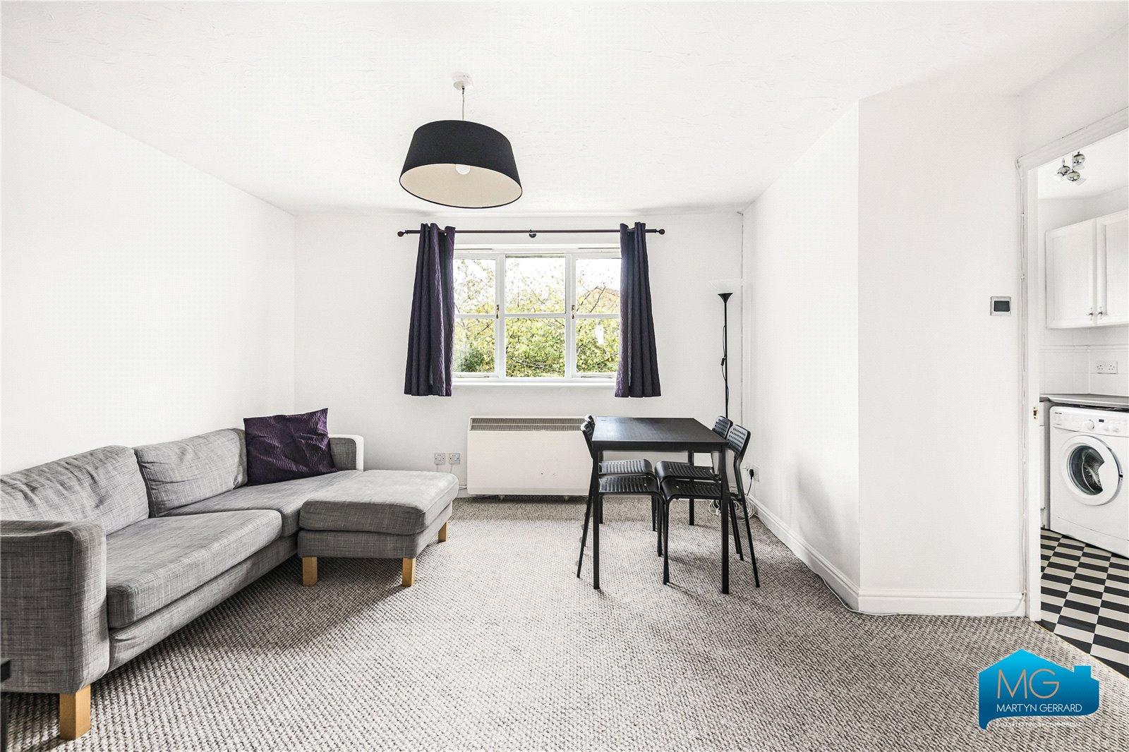 2 bedroom Apartment to rent - Martyn Gerrard