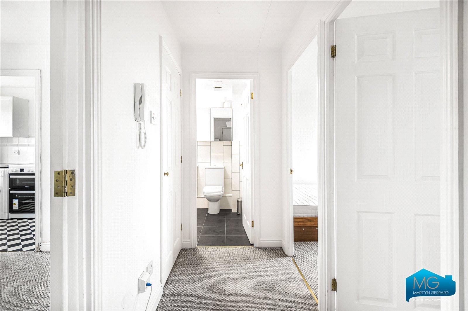 2 bedroom Apartment to rent - Martyn Gerrard