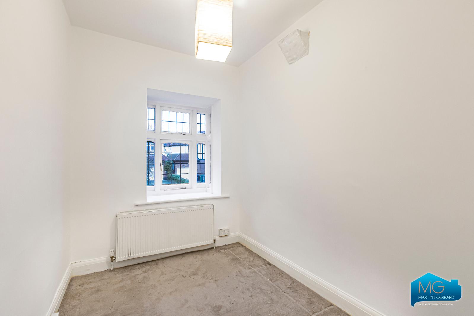 3 bedroom Semi-Detached House to rent - Martyn Gerrard