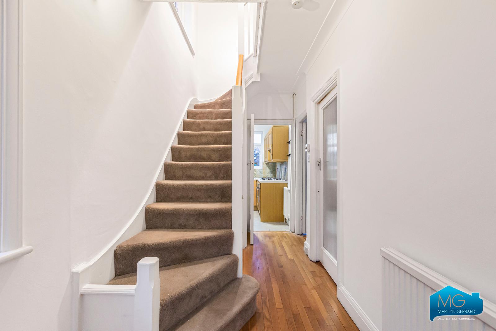 3 bedroom Semi-Detached House to rent - Martyn Gerrard