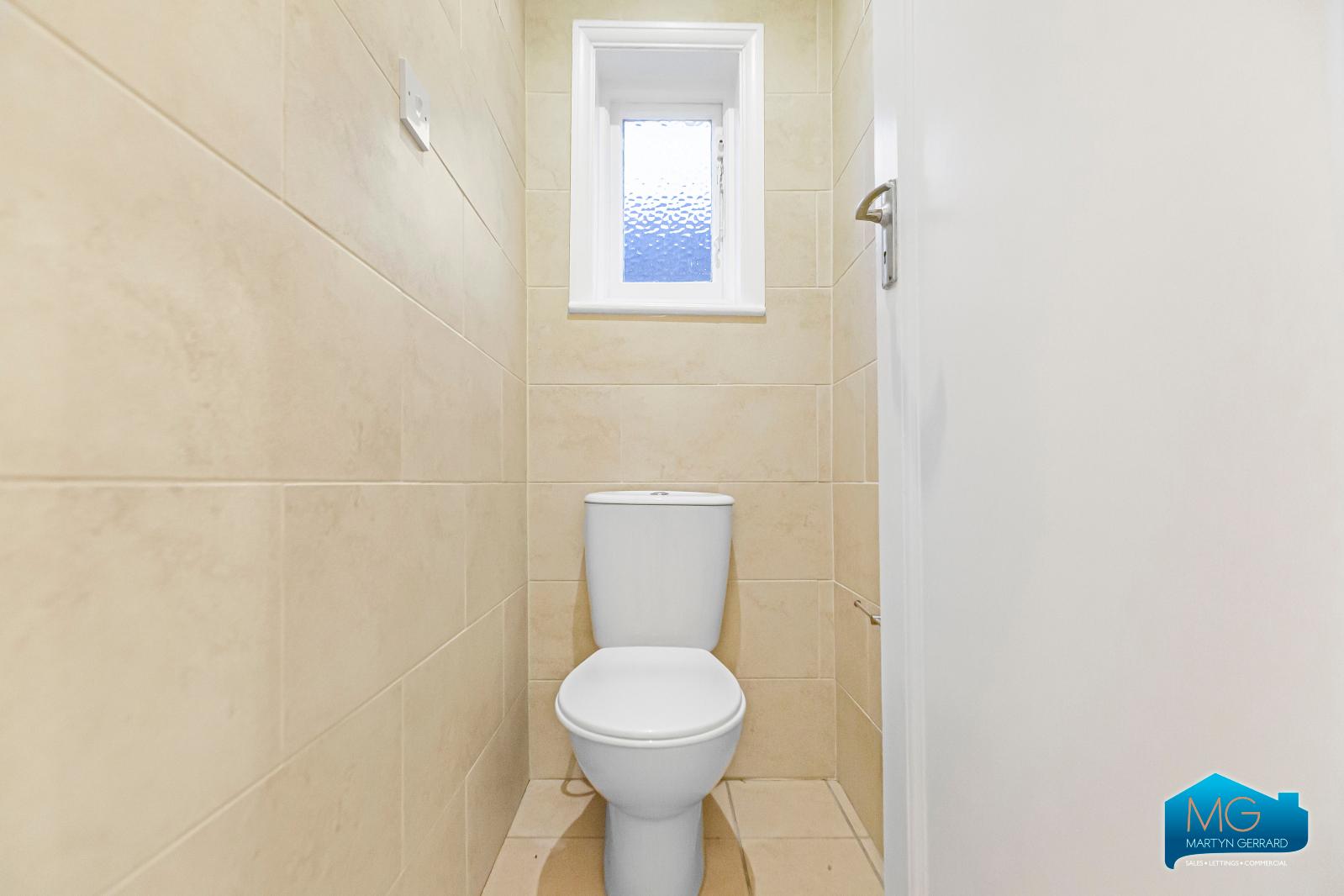 3 bedroom Semi-Detached House to rent - Martyn Gerrard