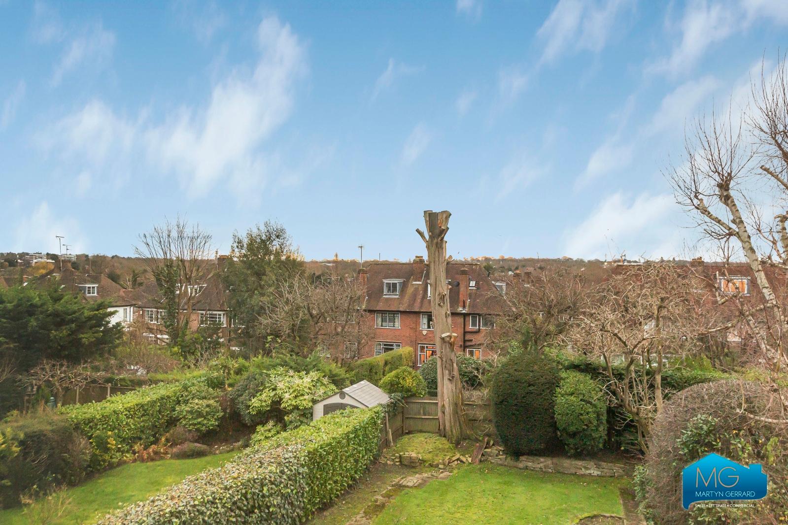 3 bedroom Semi-Detached House to rent - Martyn Gerrard