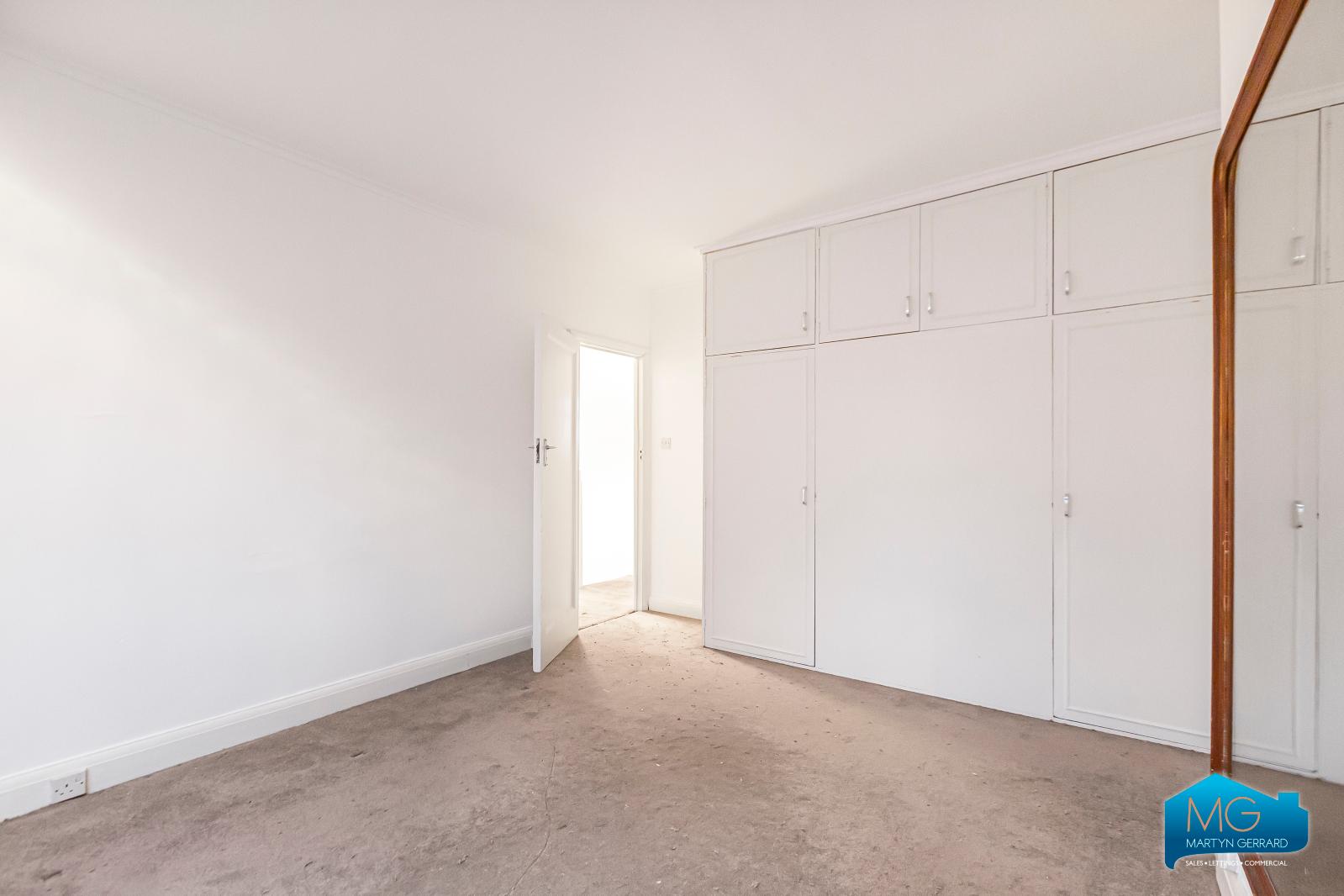 3 bedroom Semi-Detached House to rent - Martyn Gerrard
