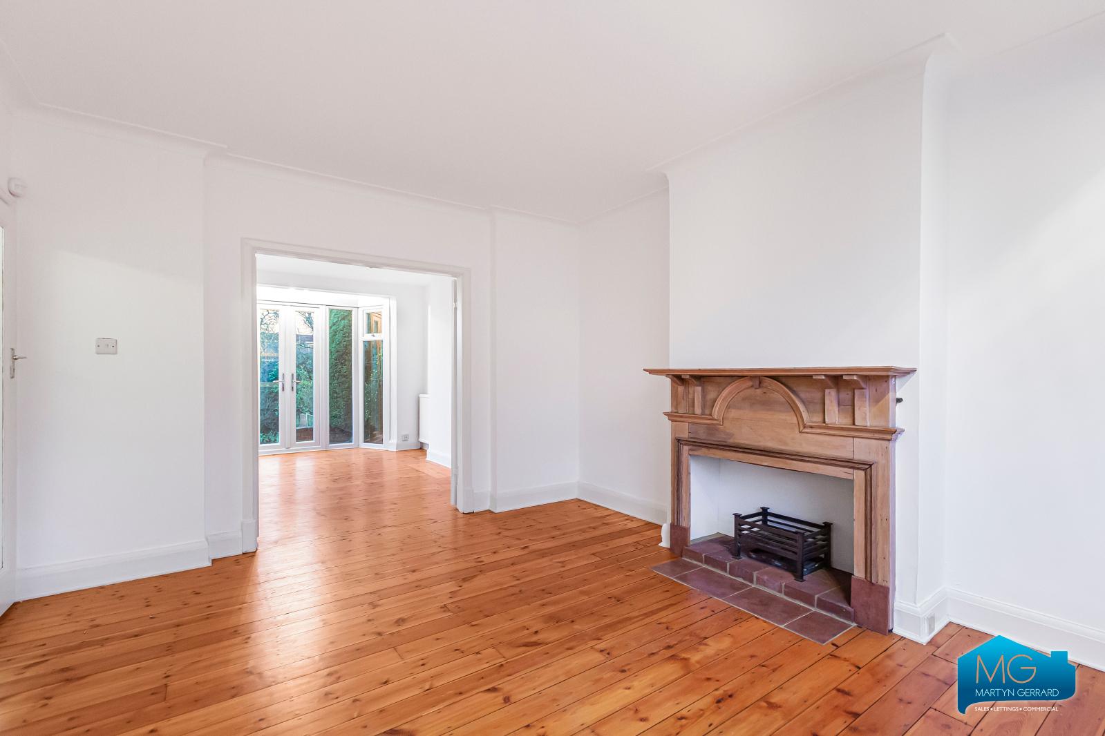 3 bedroom Semi-Detached House to rent - Martyn Gerrard