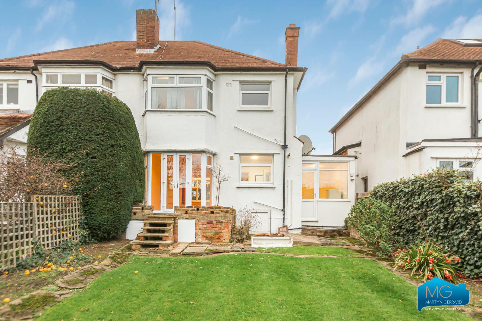 3 bedroom Semi-Detached House to rent - Martyn Gerrard