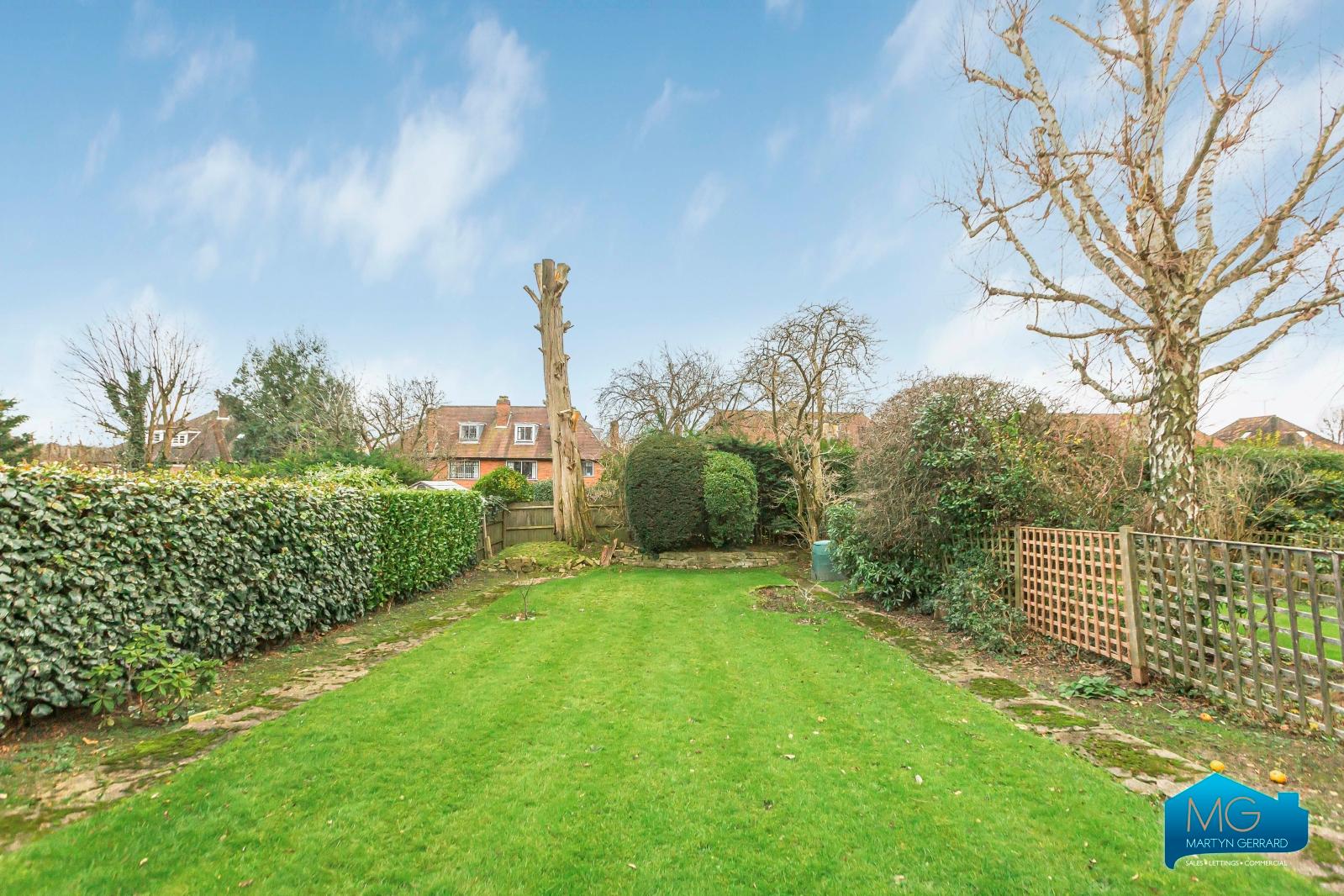 3 bedroom Semi-Detached House to rent - Martyn Gerrard
