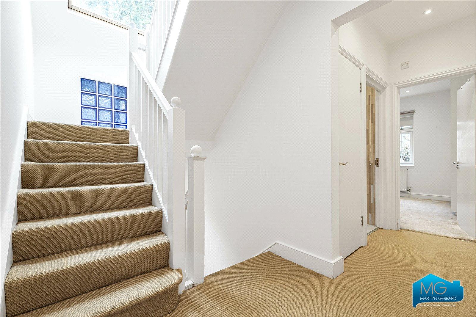 5 bedroom Detached House to rent - Martyn Gerrard