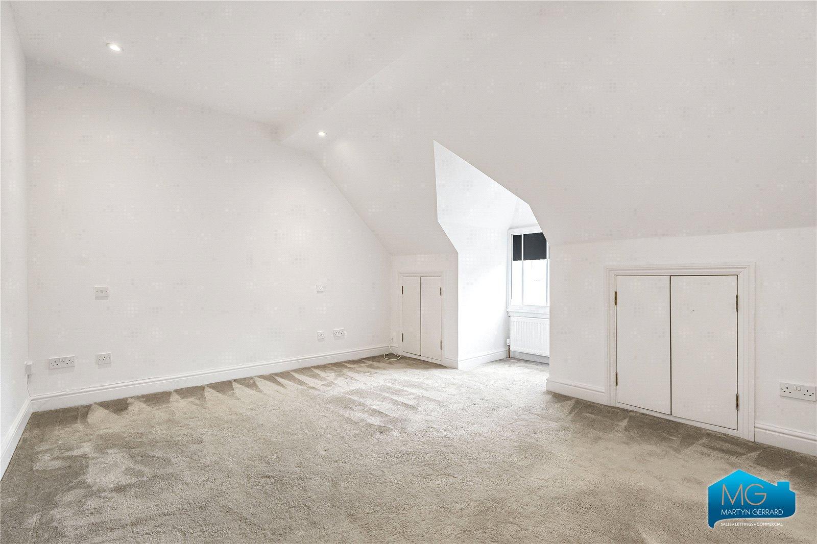 5 bedroom Detached House to rent - Martyn Gerrard
