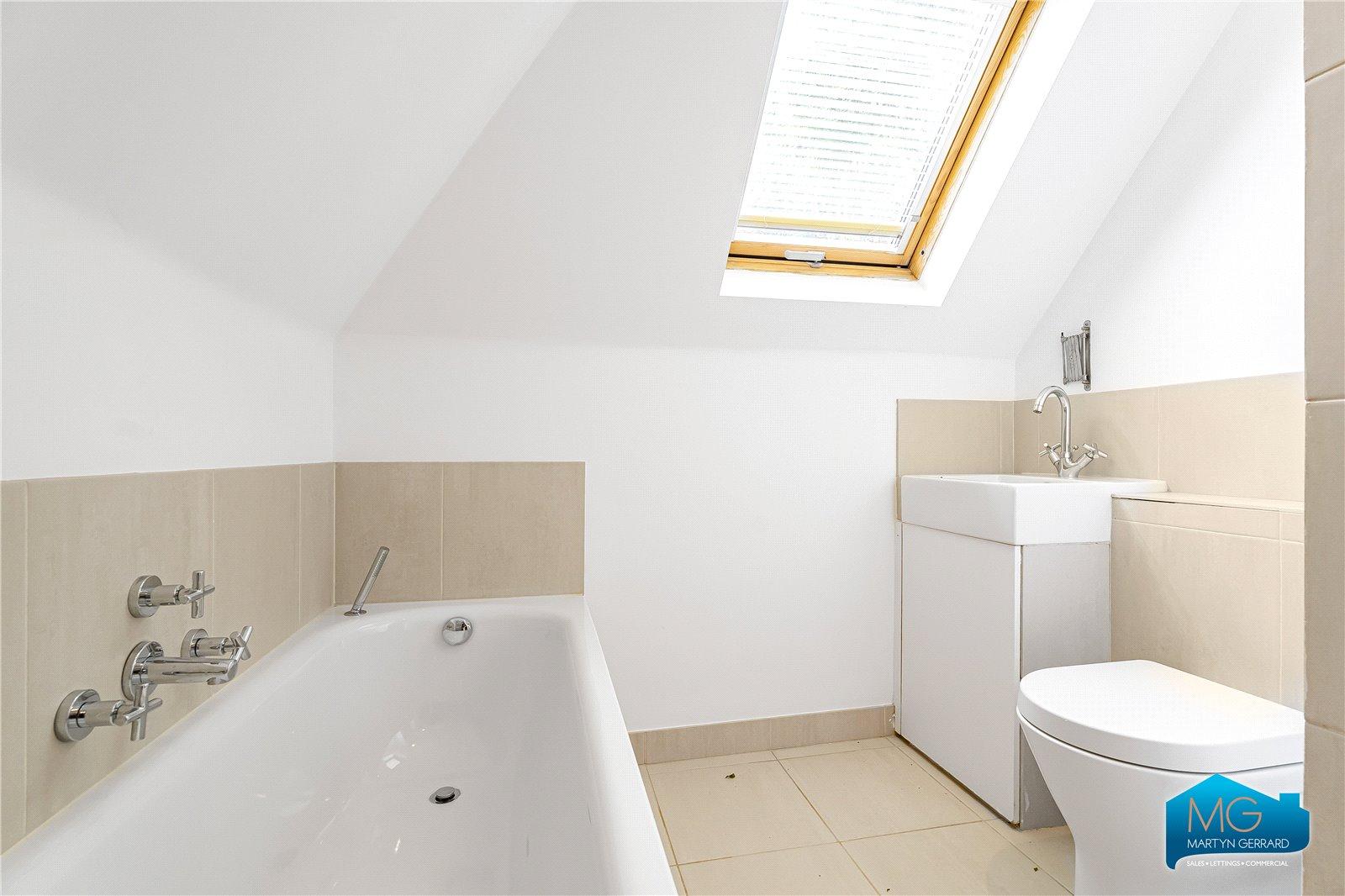 5 bedroom Detached House to rent - Martyn Gerrard