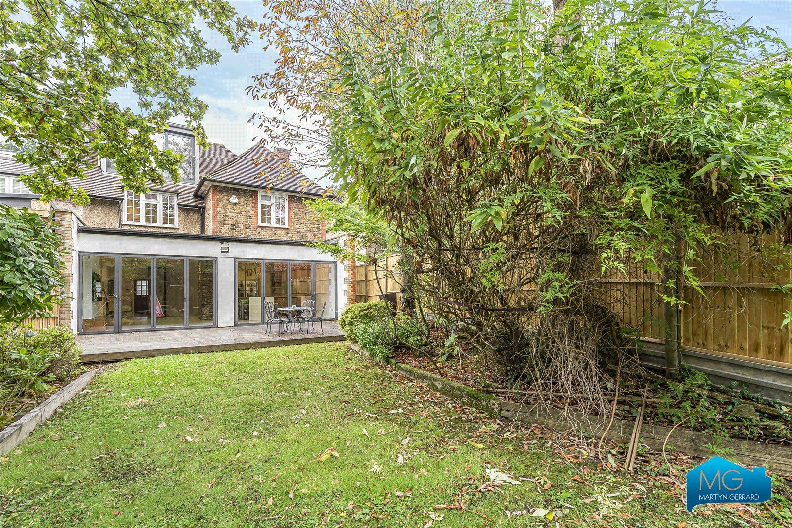 5 bedroom Detached House to rent - Martyn Gerrard