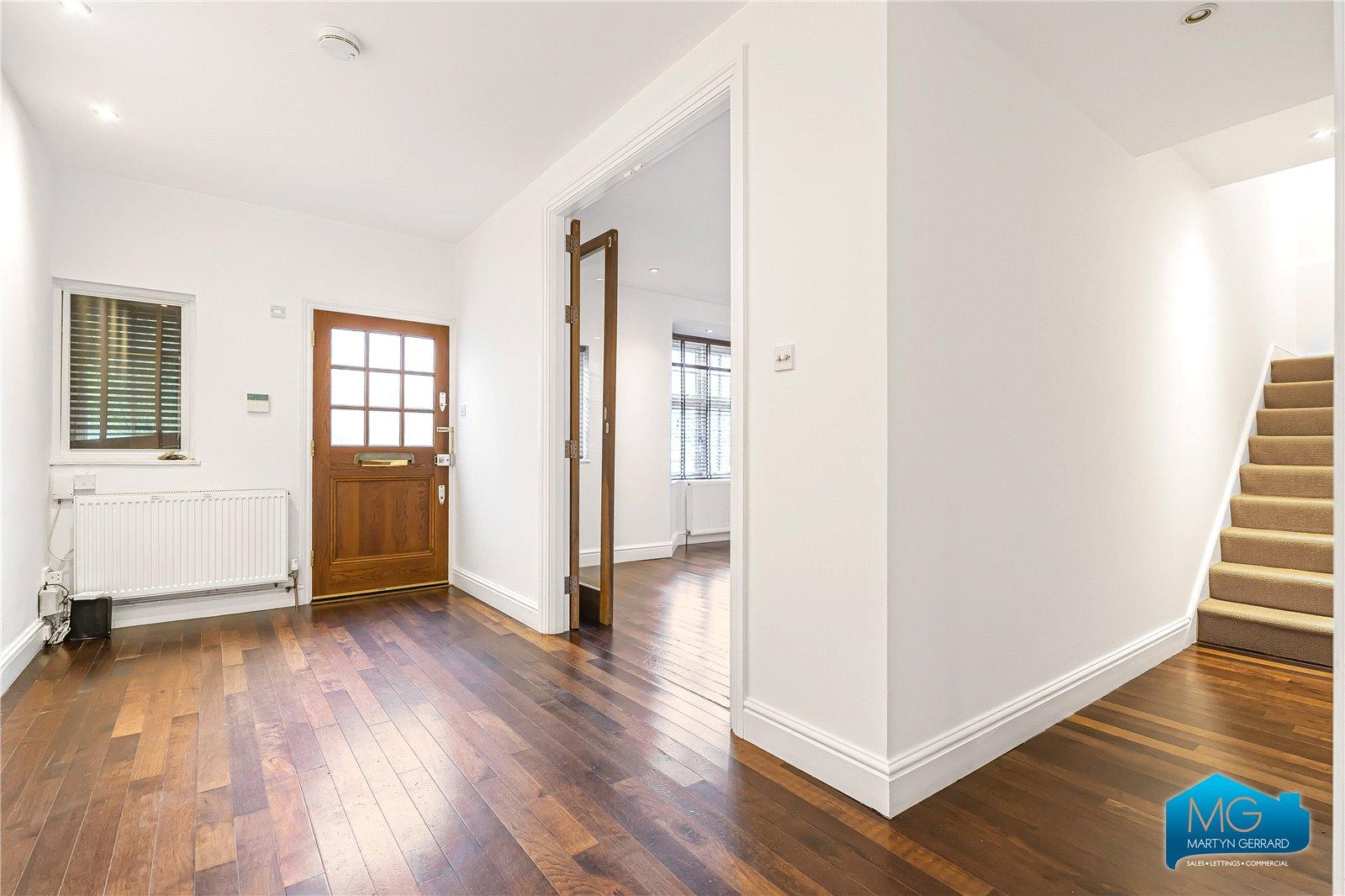 5 bedroom Detached House to rent - Martyn Gerrard