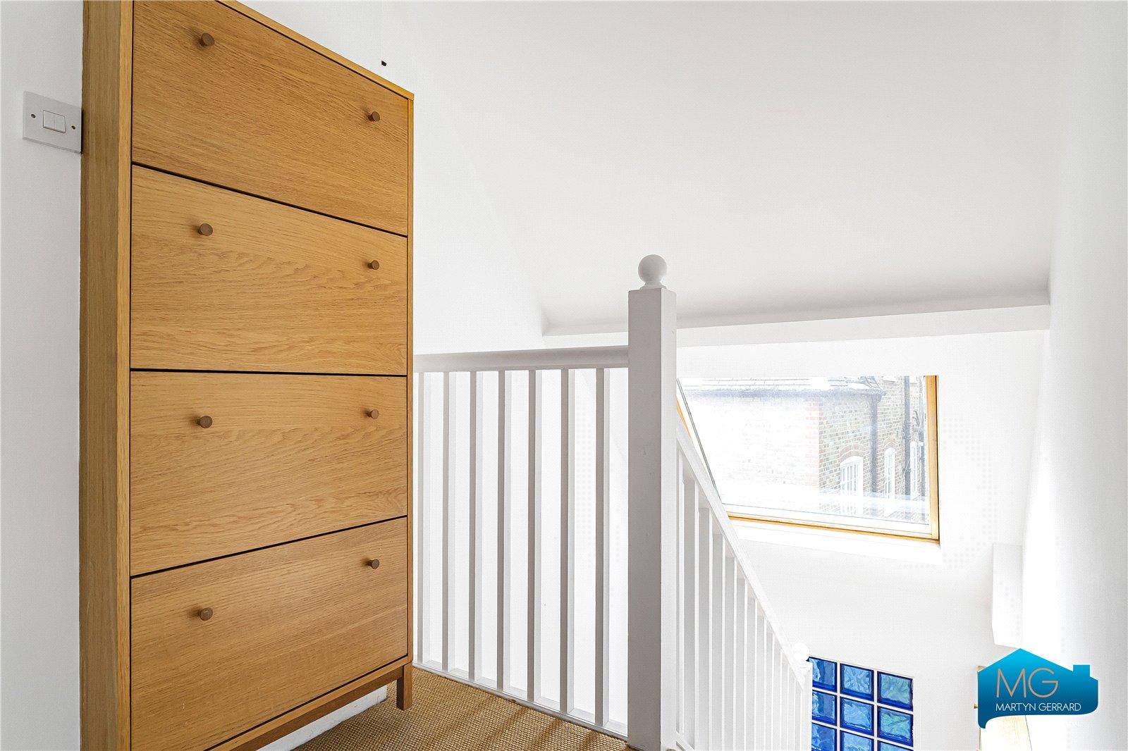 5 bedroom Detached House to rent - Martyn Gerrard