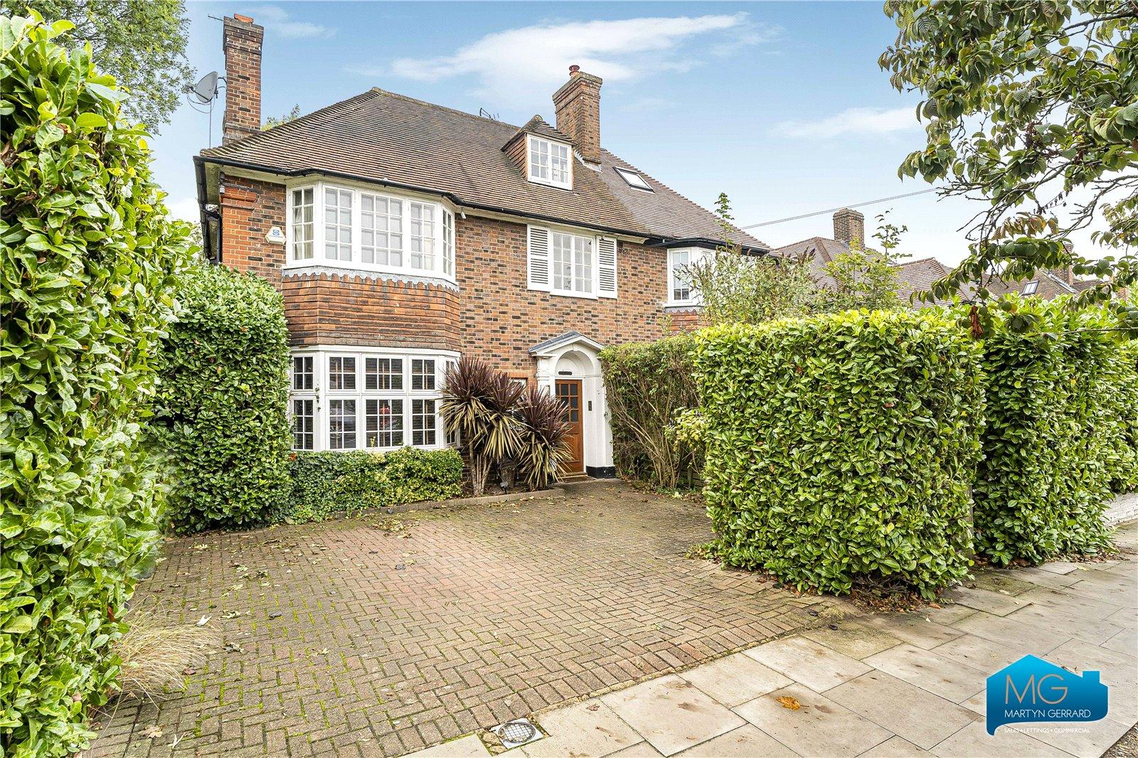 5 bedroom Detached House to rent - Martyn Gerrard