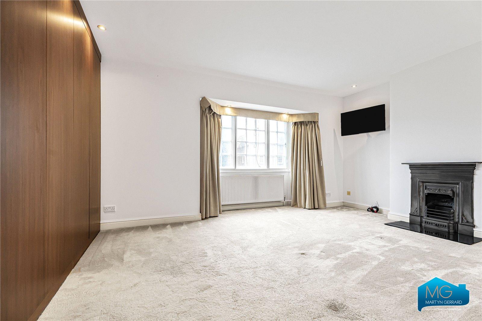 5 bedroom Detached House to rent - Martyn Gerrard
