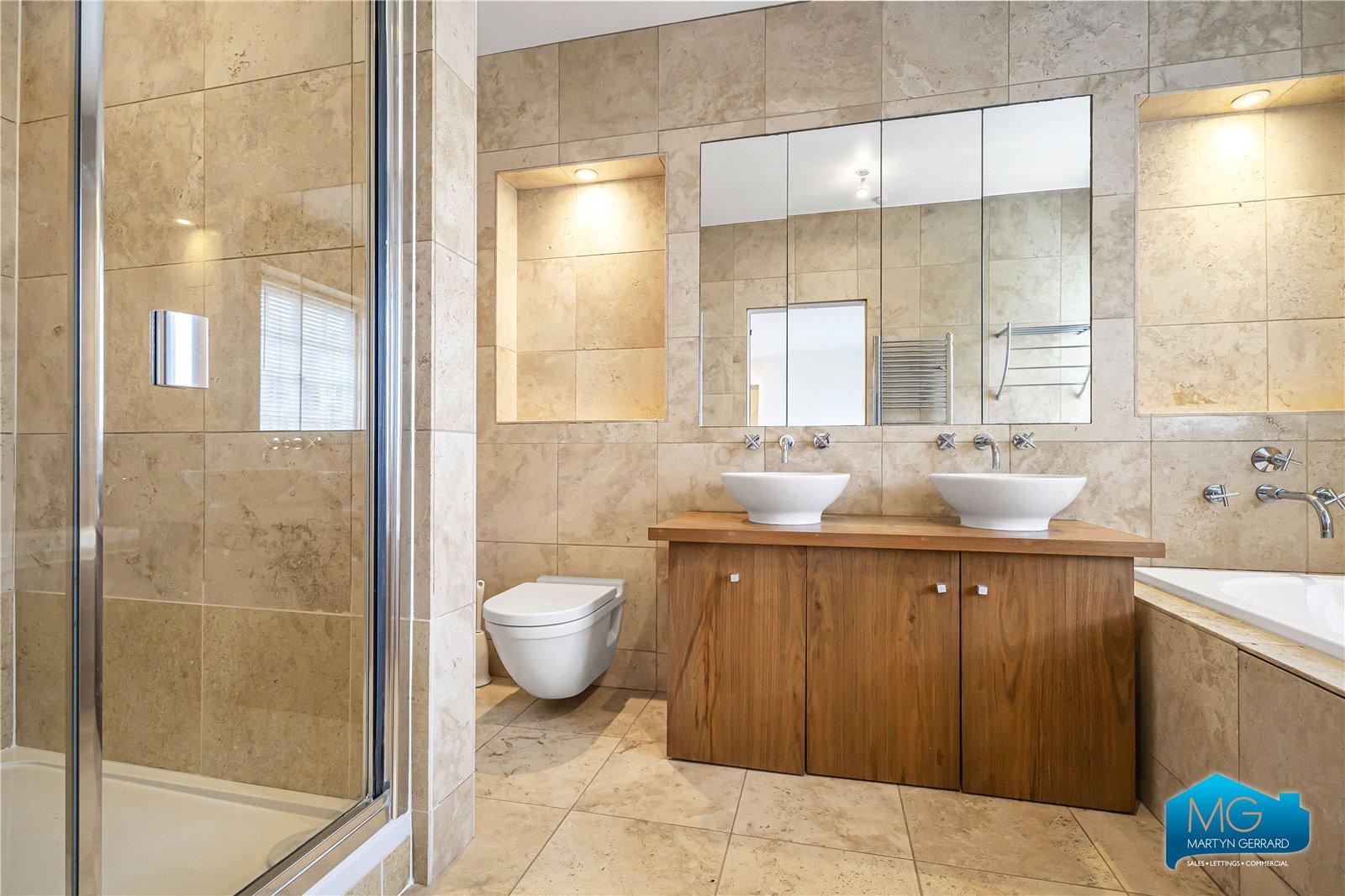 5 bedroom Detached House to rent - Martyn Gerrard