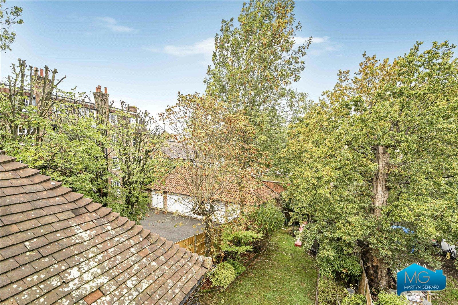 5 bedroom Detached House to rent - Martyn Gerrard