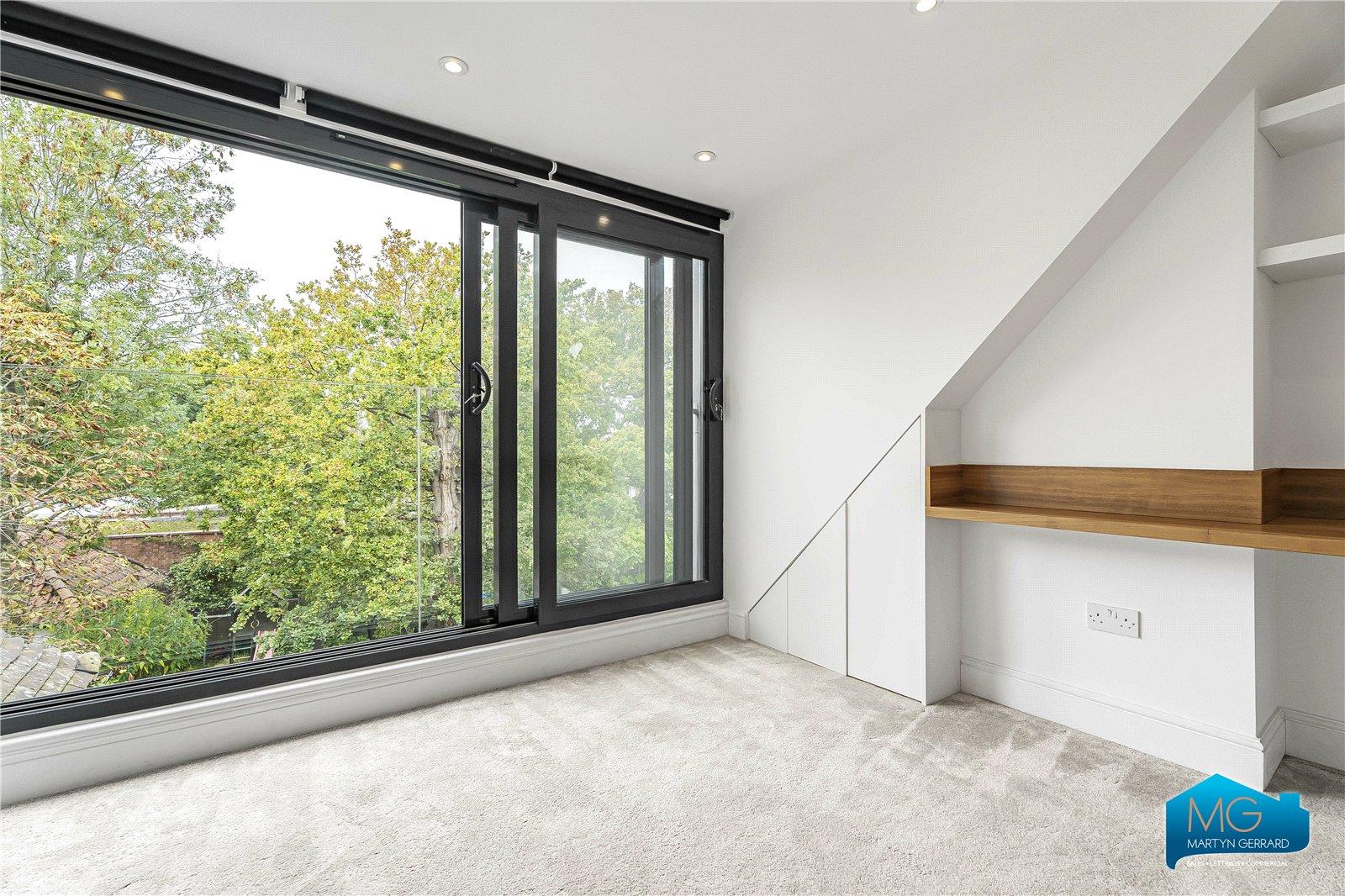 5 bedroom Detached House to rent - Martyn Gerrard