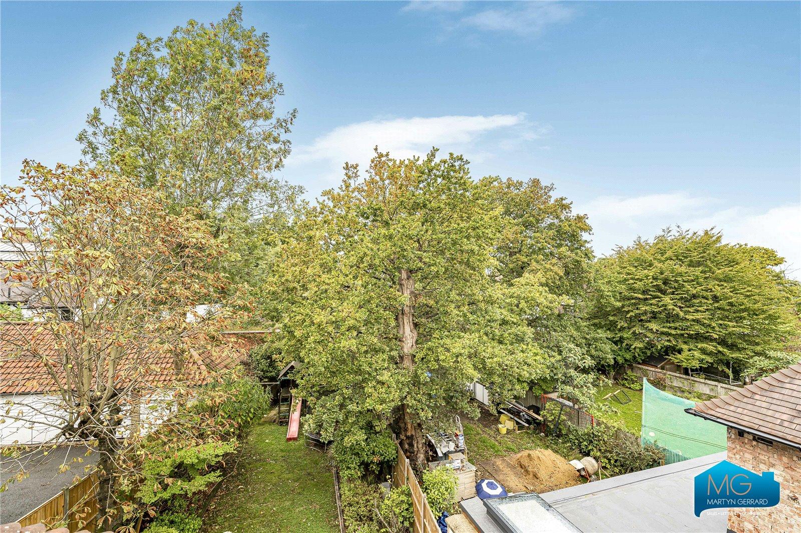 5 bedroom Detached House to rent - Martyn Gerrard