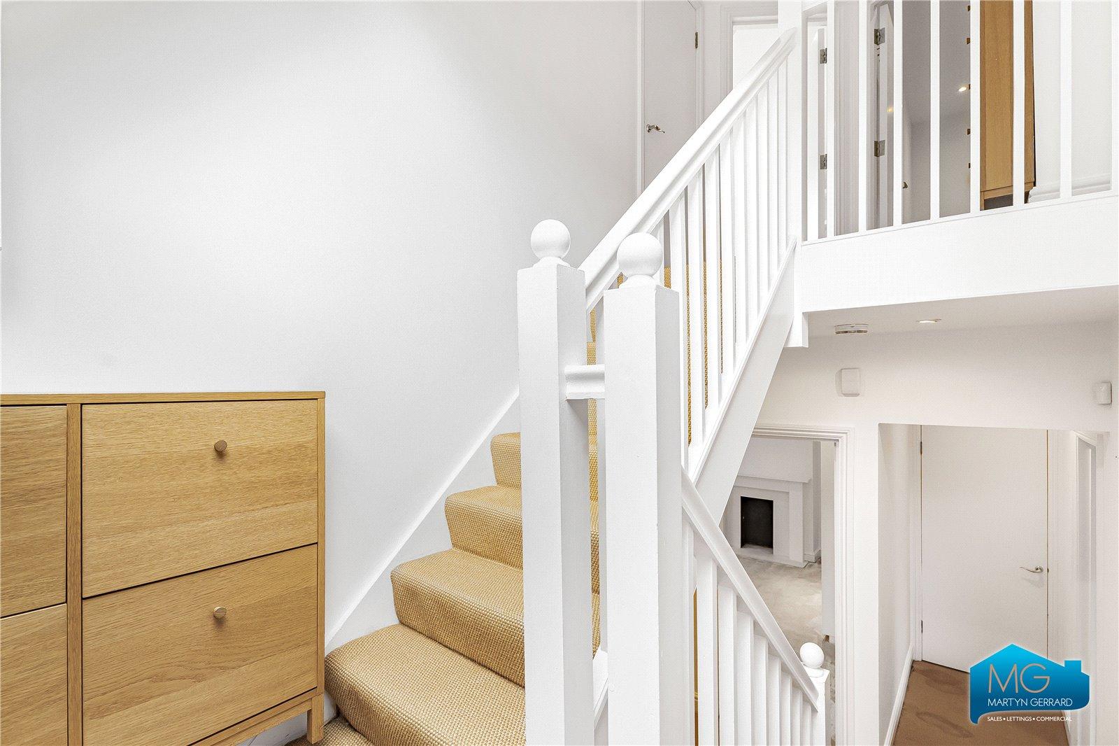 5 bedroom Detached House to rent - Martyn Gerrard