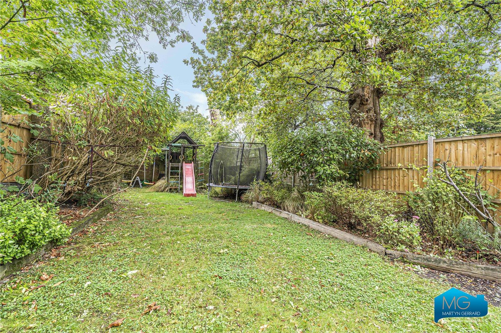 5 bedroom Detached House to rent - Martyn Gerrard