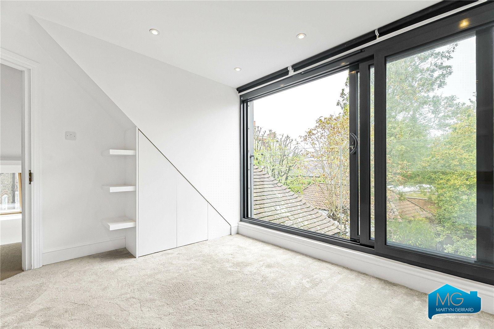 5 bedroom Detached House to rent - Martyn Gerrard