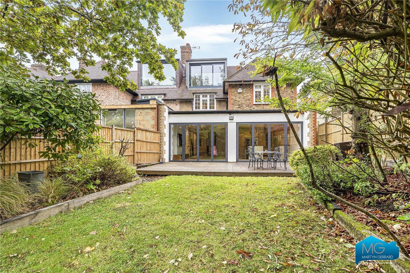 5 bedroom Detached House to rent - Martyn Gerrard