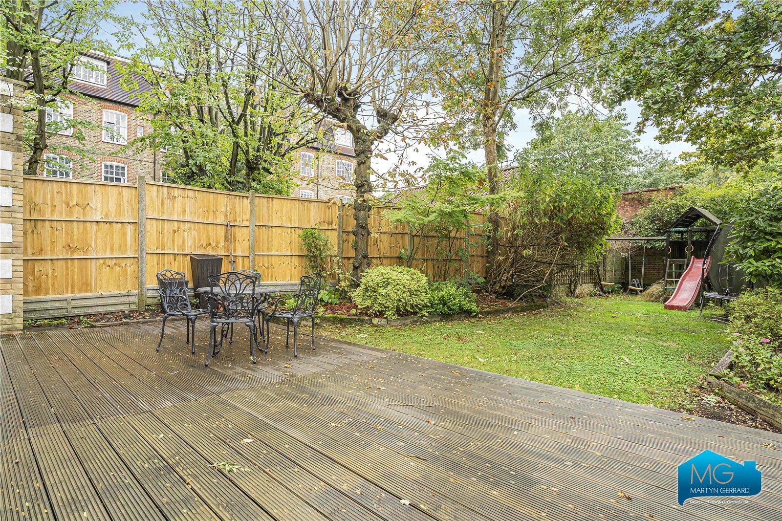5 bedroom Detached House to rent - Martyn Gerrard