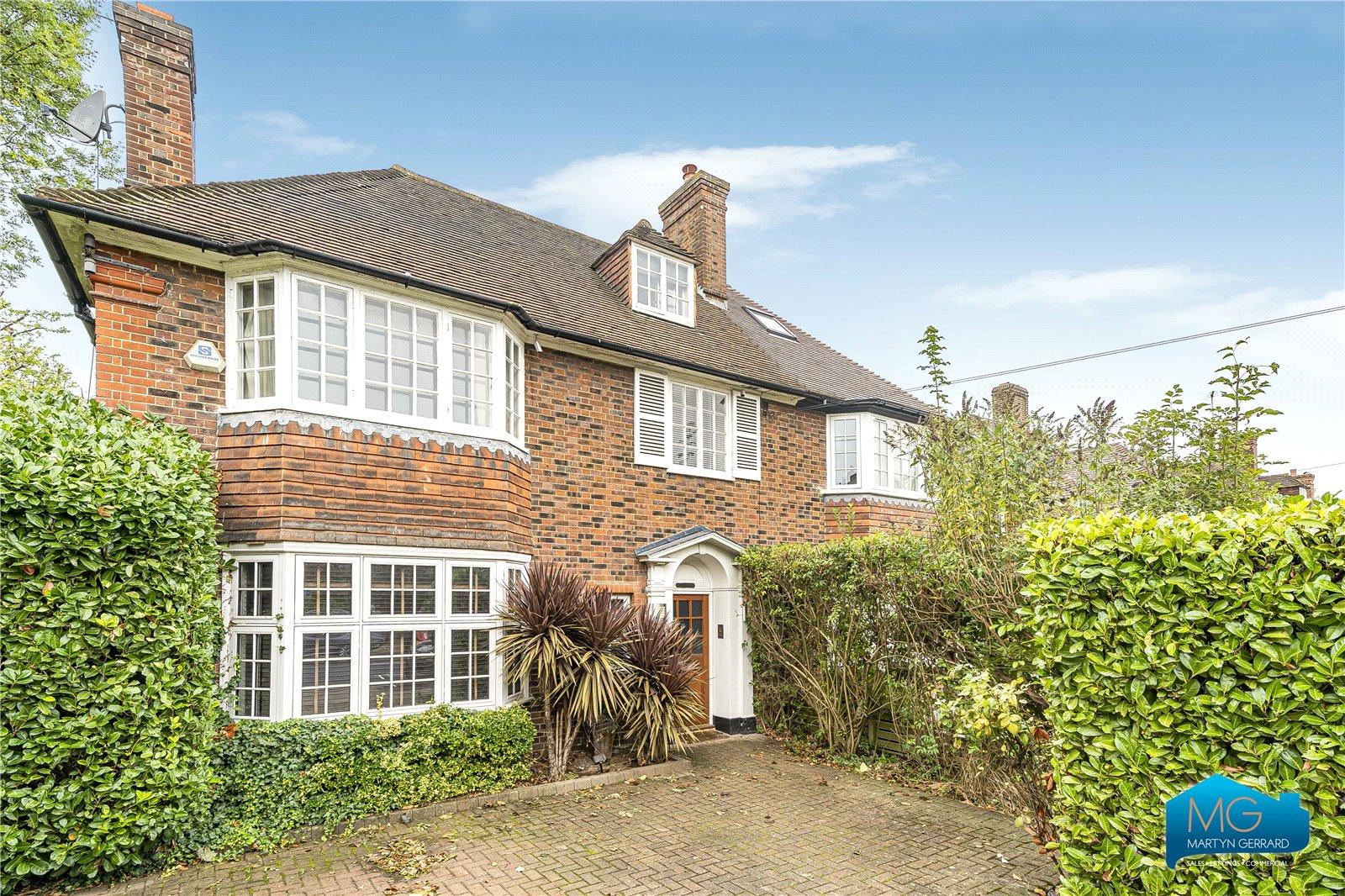 5 bedroom Detached House to rent - Martyn Gerrard