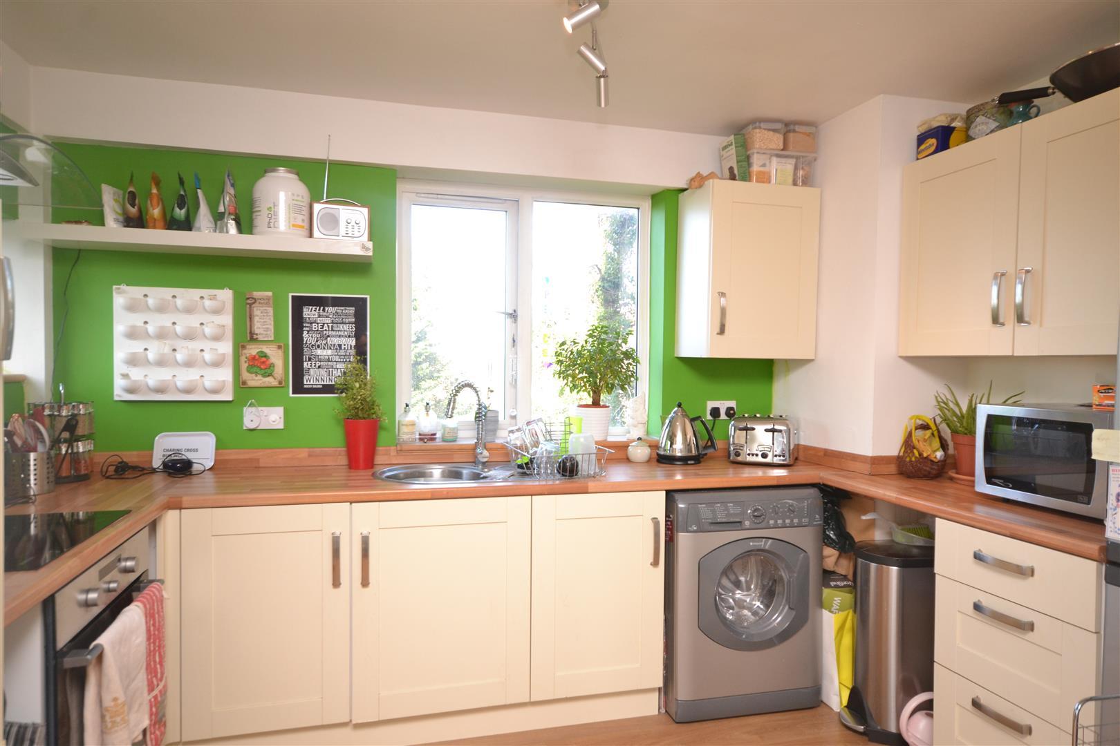 3 bedroom Apartment to rent - Martyn Gerrard