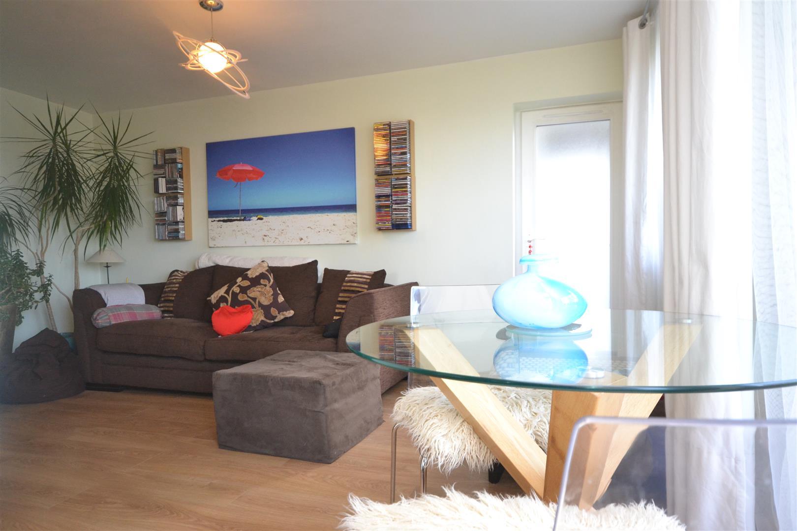 3 bedroom Apartment to rent - Martyn Gerrard
