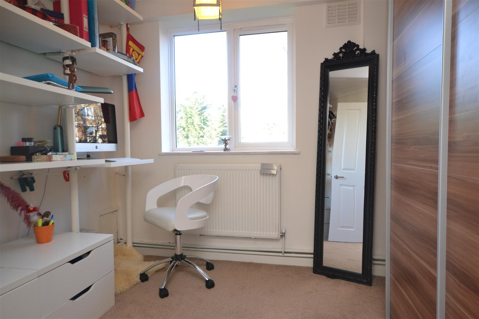 3 bedroom Apartment to rent - Martyn Gerrard