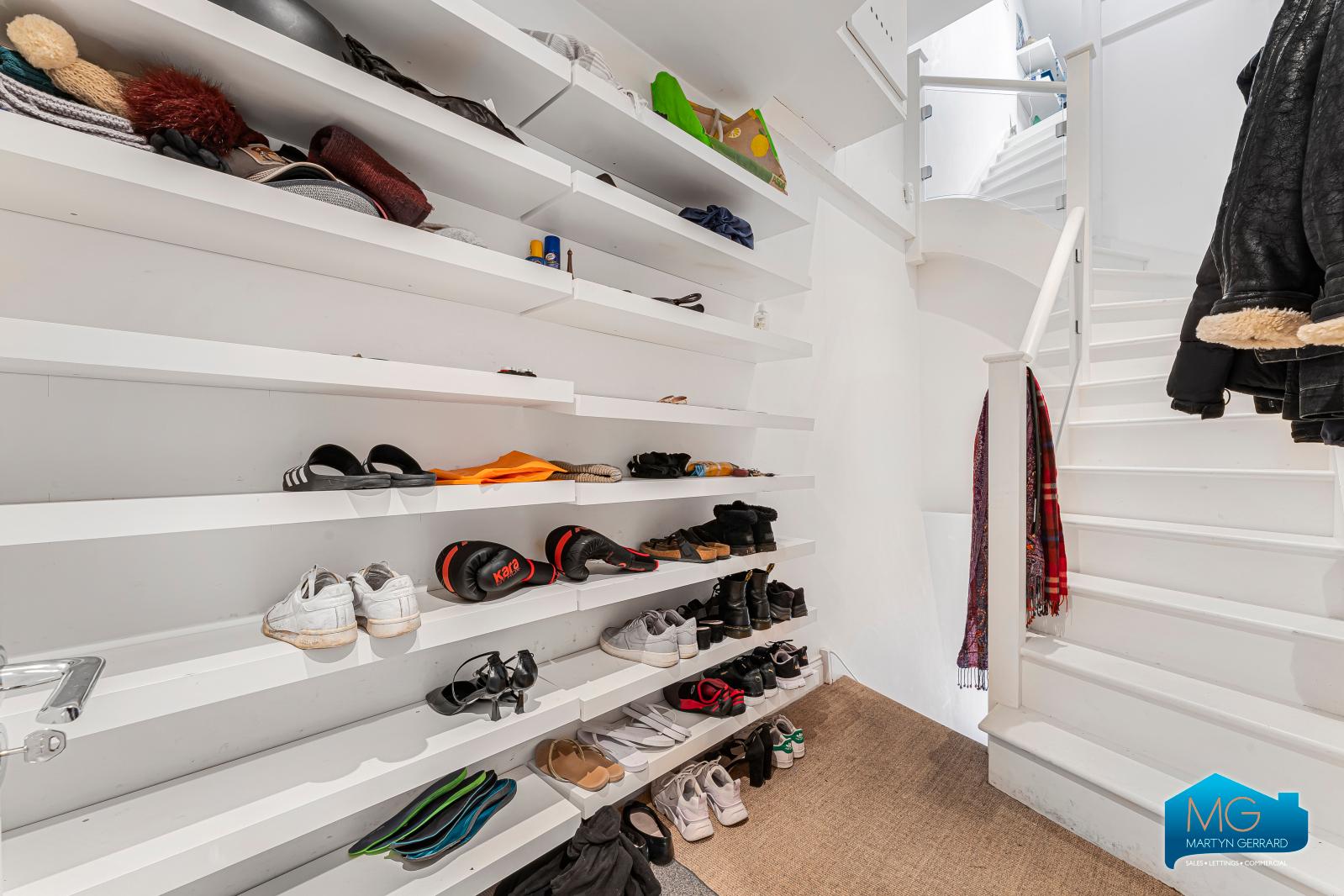 2 bedroom End of Terrace House to rent - Martyn Gerrard