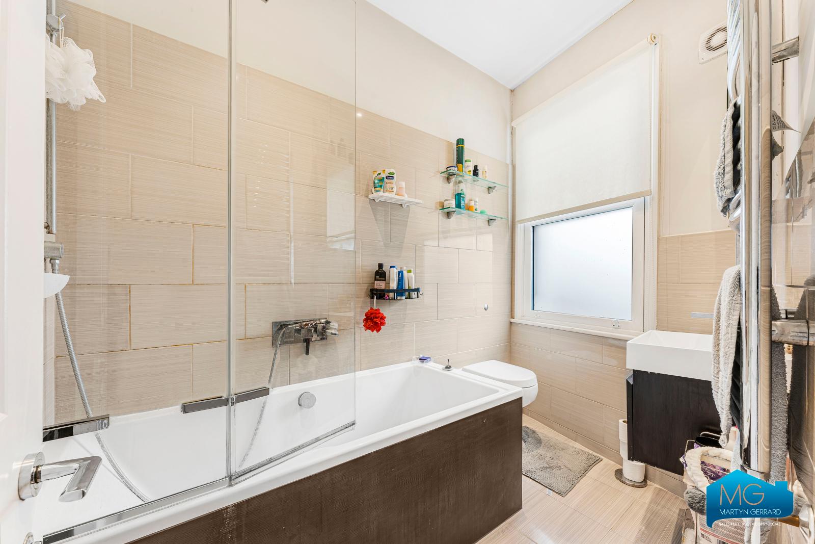 2 bedroom End of Terrace House to rent - Martyn Gerrard
