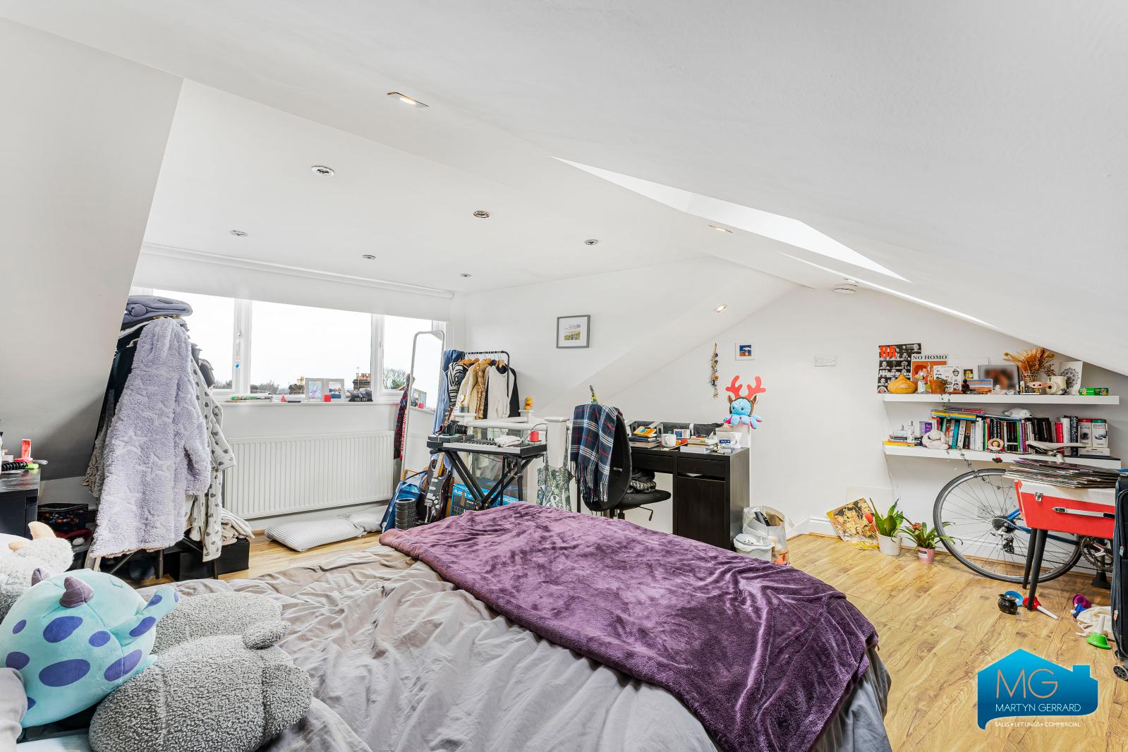2 bedroom End of Terrace House to rent - Martyn Gerrard