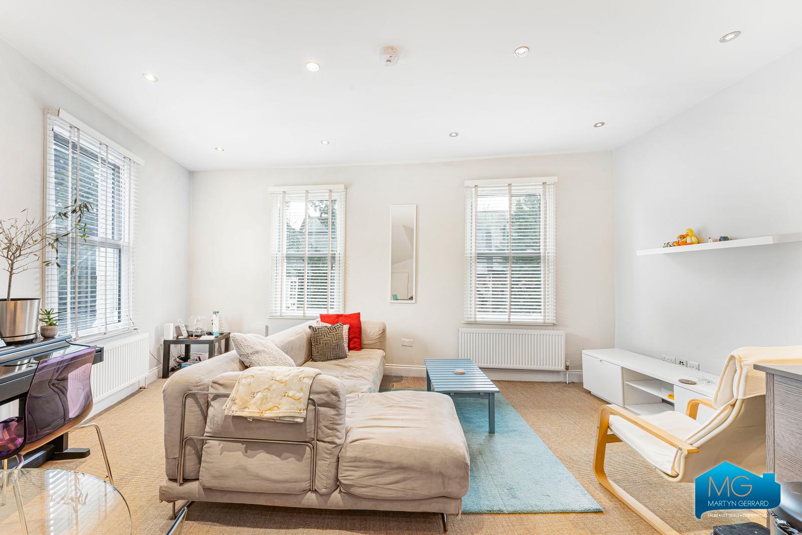 2 bedroom End of Terrace House to rent - Martyn Gerrard
