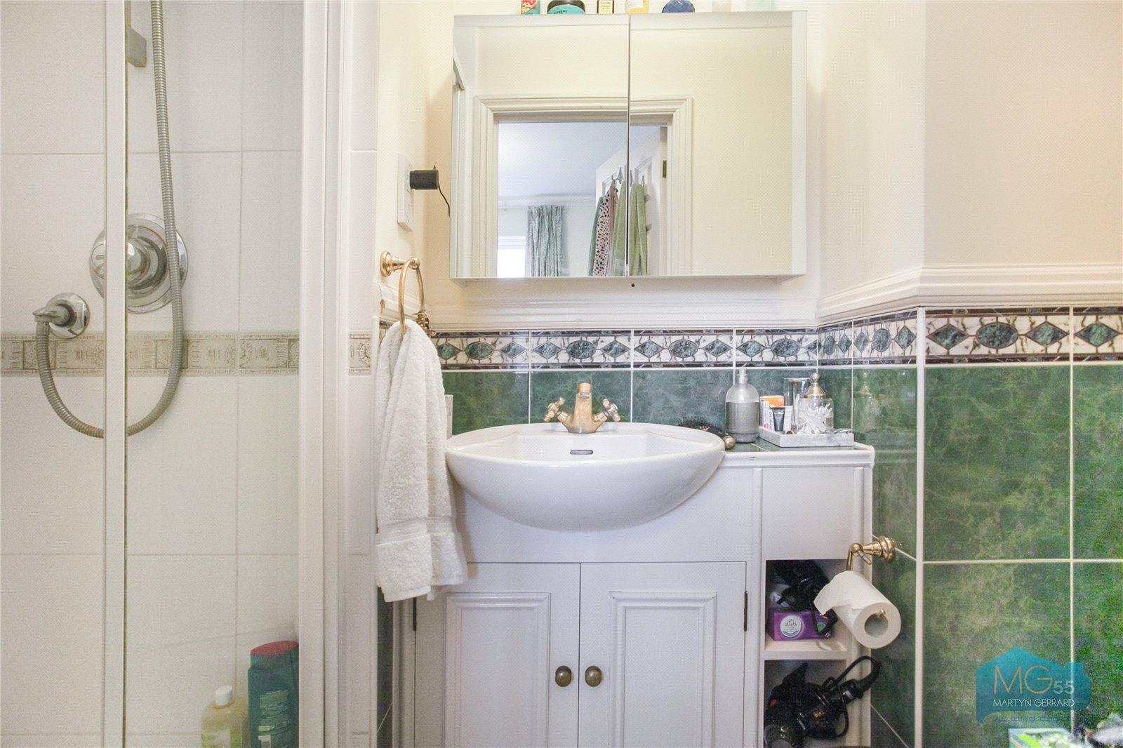 4 bedroom Terraced House to rent - Martyn Gerrard
