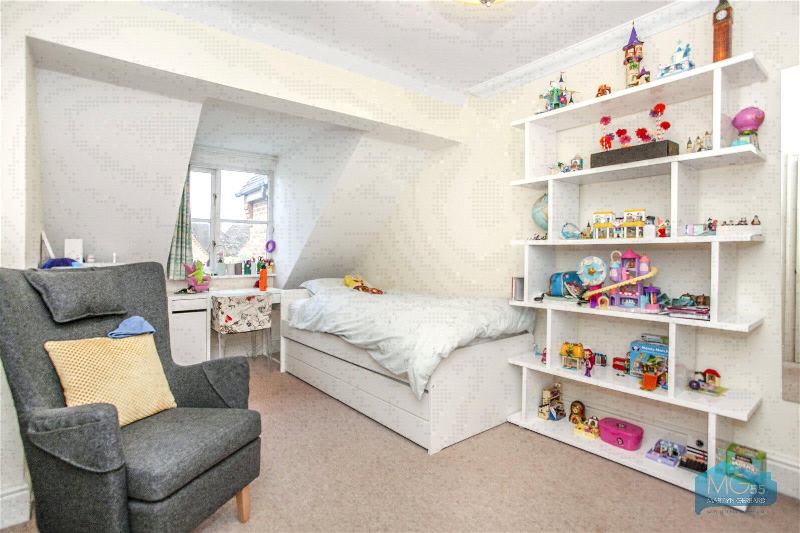 4 bedroom Terraced House to rent - Martyn Gerrard