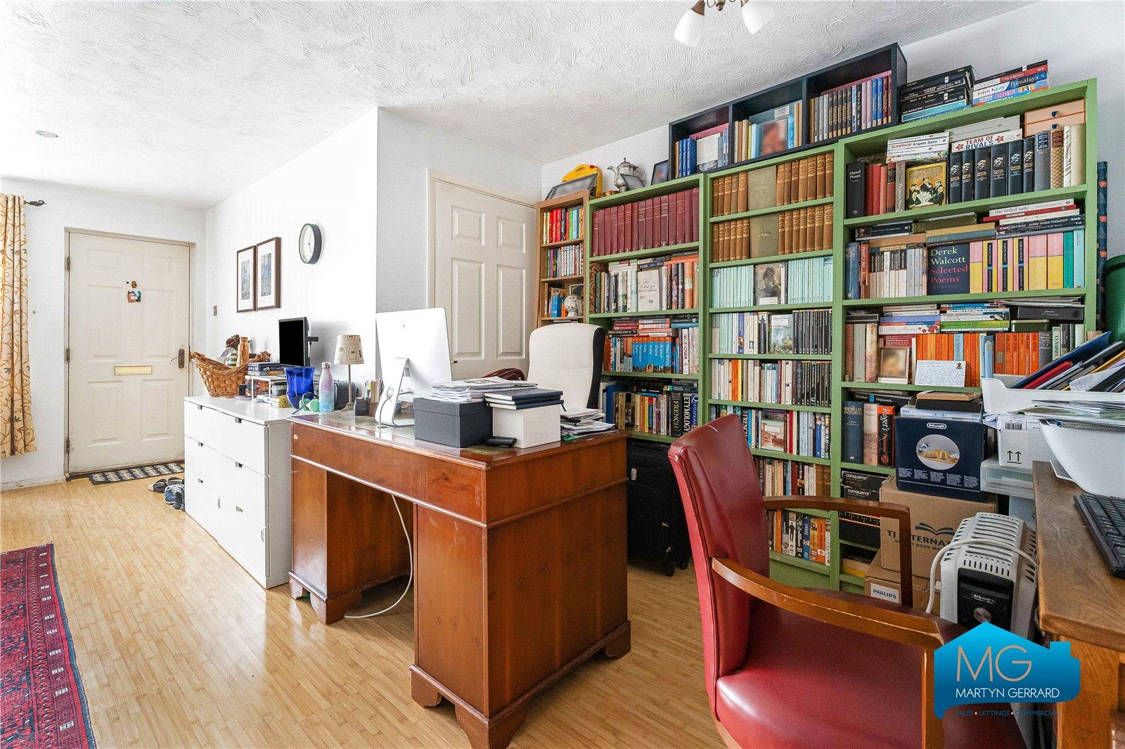1 bedroom Ground Floor Flat to rent - Martyn Gerrard