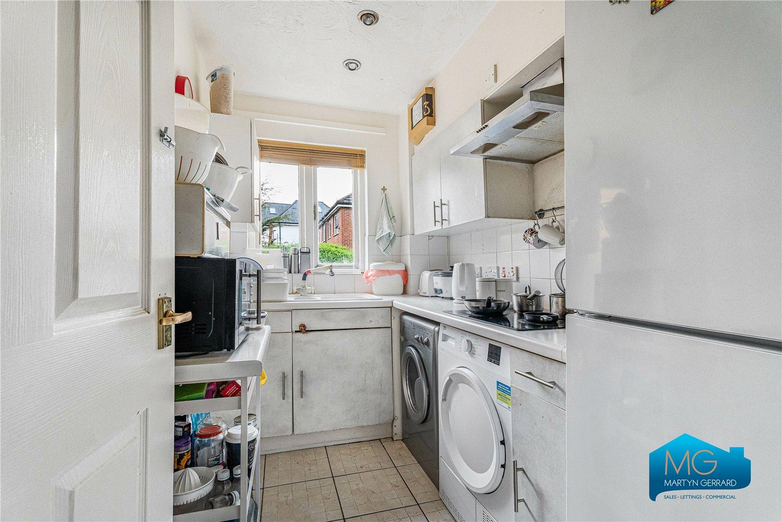 1 bedroom Ground Floor Flat to rent - Martyn Gerrard