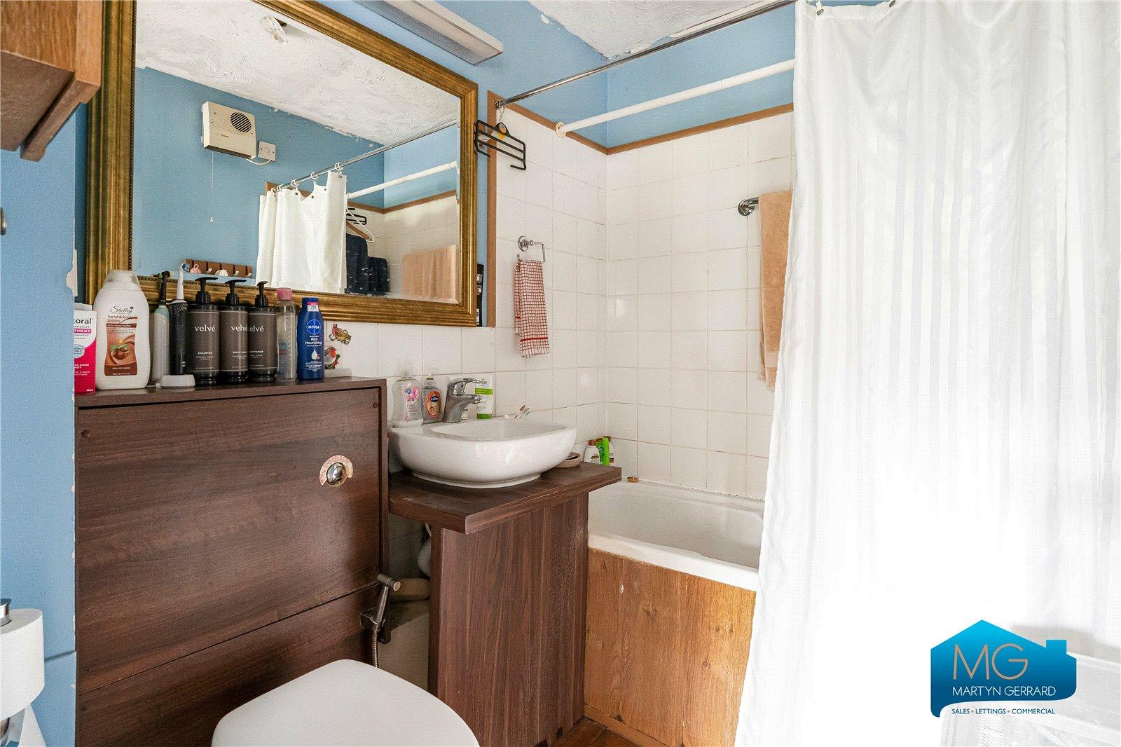 1 bedroom Ground Floor Flat to rent - Martyn Gerrard