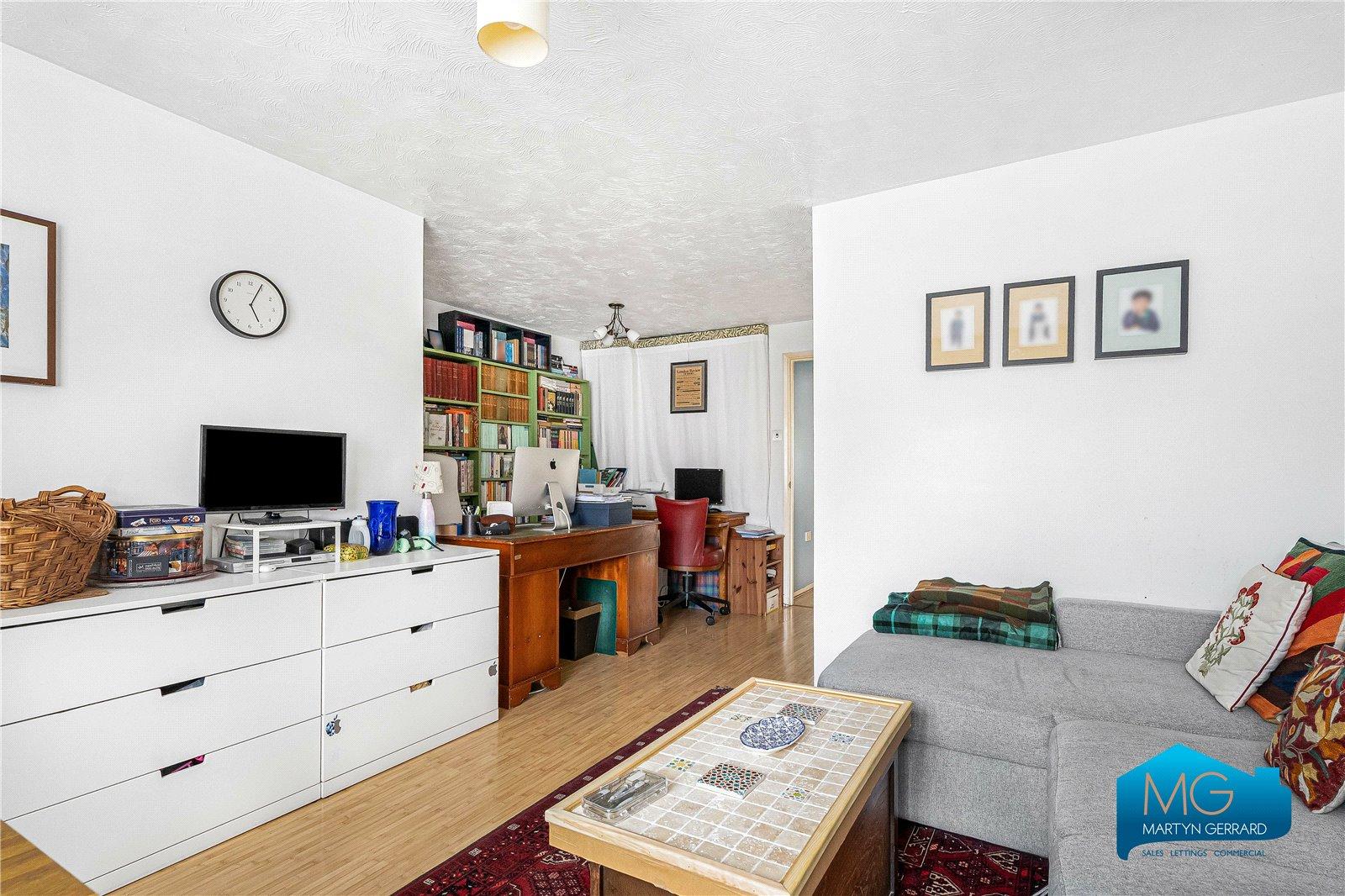 1 bedroom Ground Floor Flat to rent - Martyn Gerrard