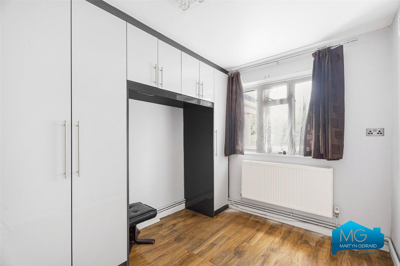 3 bedroom Apartment to rent - Martyn Gerrard