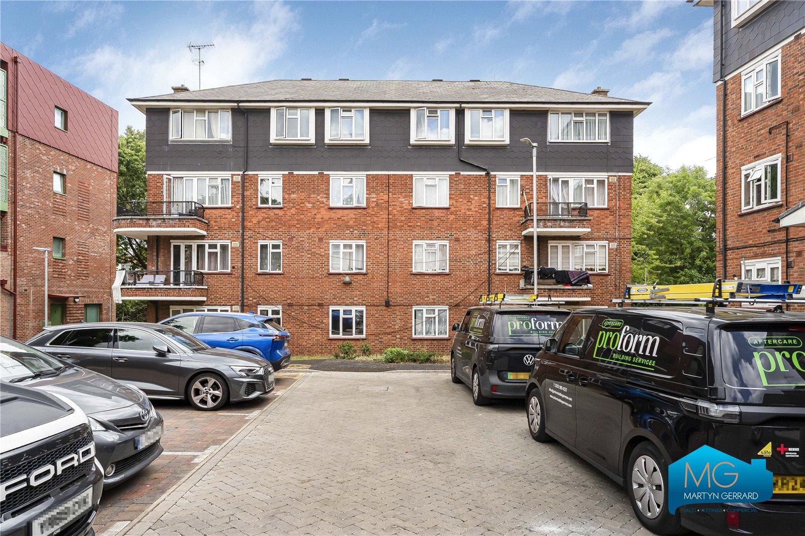 3 bedroom Apartment to rent - Martyn Gerrard